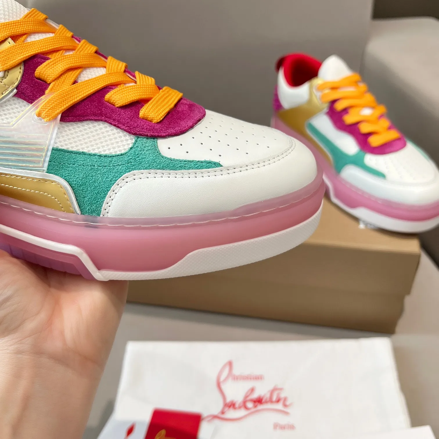 Men's shoes 💰700 🌹🌹🌹̋ Wang Junkai Yang Mi Xu Kai Zhang Jingyi Ding Chengxin Chen Muchi Wang Ziyi Same style Christian Louboutin 2024 [New product] ASTROLOUBI unisex thick-soled sports shoes red-soled shoes perfectly integrate fashion and sports, The fabrics are made of luxurious calfskin, soft suede, smooth satin and laminated leather, and the back is decorated with classic rivets. The interior is blended with a knitted tongue for added durability, breathability and quick-drying comfort. The outsole is made of a combination of EVA foam and imported rubber, and the colorful CL iconic letters on the side of the outsole show the brand's unique style. It is a ceiling-level comfortable skate shoe! ! !  Men's size 39--45. Women's size 35--40